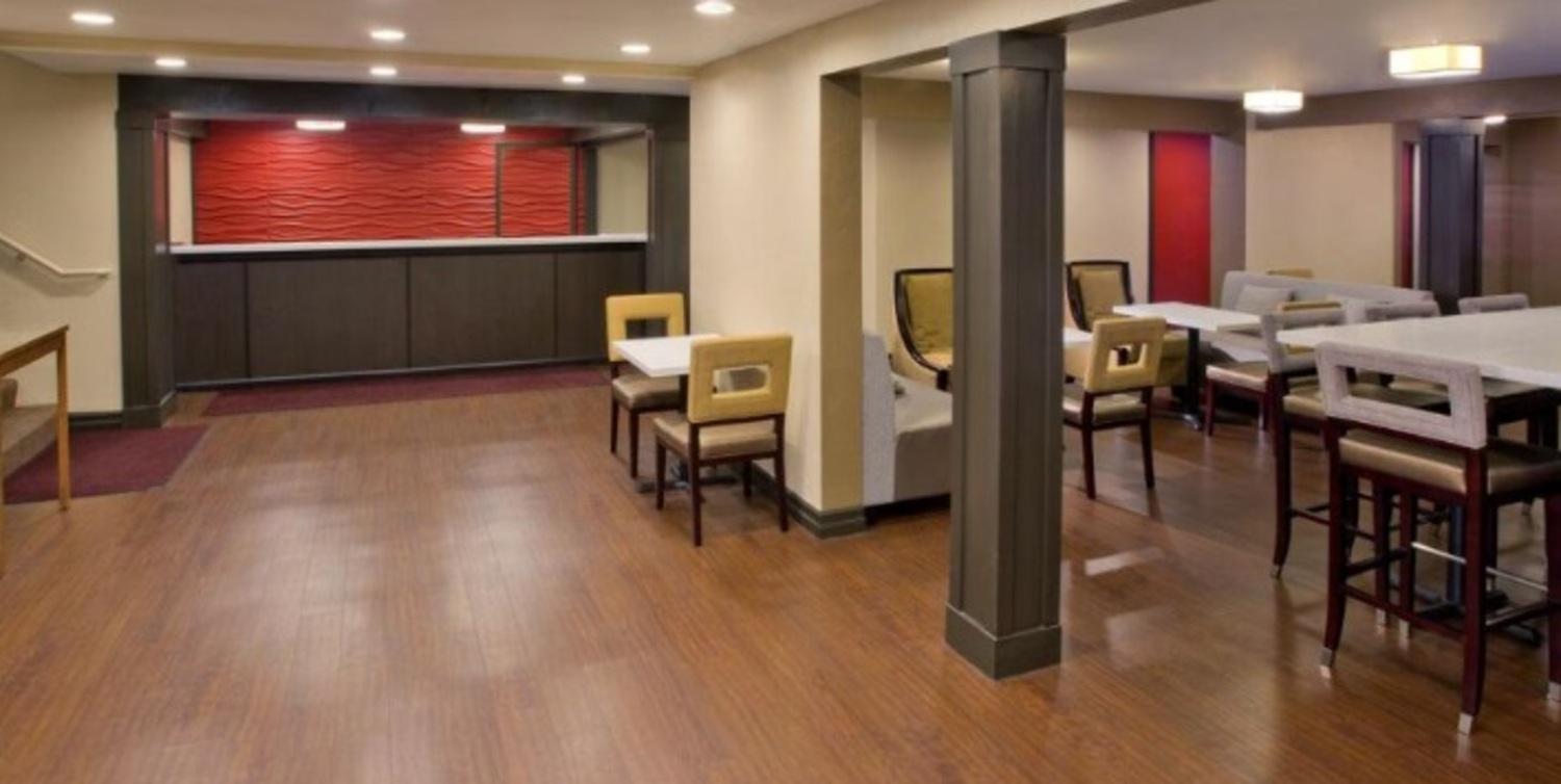 Red Lion Inn And Suites Federal Way Exterior photo
